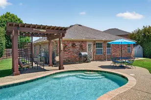 2151 Van Zandt Dr, Grand Prairie, TX 75052 - Photo 2