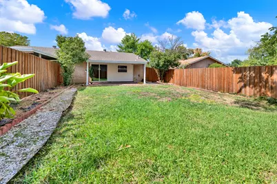 1906 Haymeadow, Carrollton, TX 75007 - Photo 20