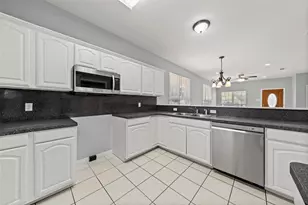 1206 N 15th St, Waco, TX 76707 - Photo 6