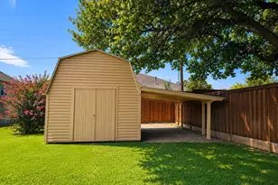 3313 Lakeview Dr, Grapevine, TX 76051 - Photo 4