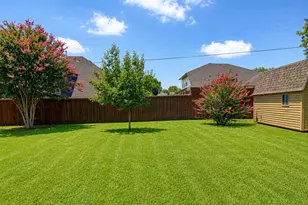 3313 Lakeview Dr, Grapevine, TX 76051 - Photo 2