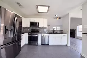 2831 Red Oak Dr, Grand Prairie, TX 75052 - Photo 6