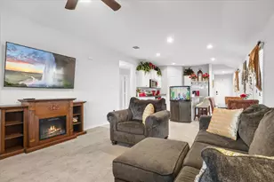 137 Running River Dr, Boyd, TX 76023 - Photo 10