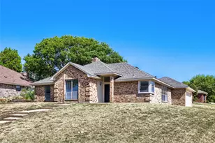 1021 Rio Grande Dr, Benbrook, TX 76126 - Photo 2