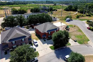 304 Kourtney Ct, Weatherford, TX 76086 - Photo 6