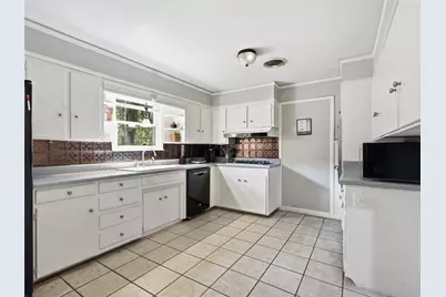 1700 Weiler Boulevard, Fort Worth, TX 76112 - Photo 8