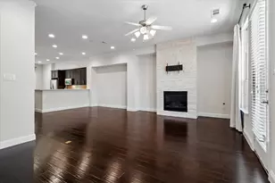 559 W Royal Ln, Irving, TX 75039 - Photo 10