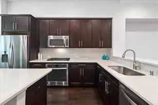 559 W Royal Ln, Irving, TX 75039 - Photo 16