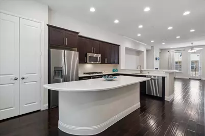 559 W Royal Lane, Irving, TX 75039 - Photo 12