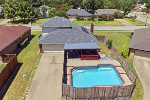 5406 Blue Cove Dr, Garland, TX 75043 - Photo 2