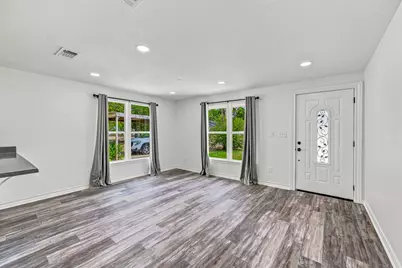 828 Indiana Street, Graham, TX 76450 - Photo 6