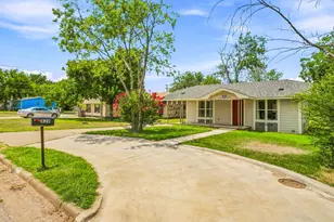 828 Indiana St, Graham, TX 76450 - Photo 4