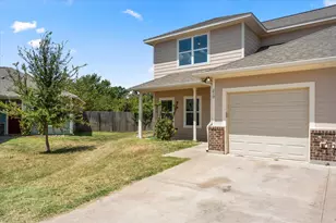 210 Lasso Cir, Mabank, TX 75143 - Photo 2