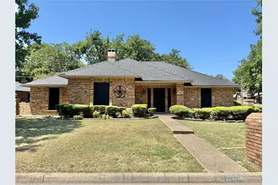 2031 Pecan Street, Bonham, TX 75418 - Photo 1