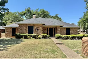 2031 Pecan St, Bonham, TX 75418 - Photo 1