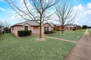 2946 Midbury Dr, Lancaster, TX 75134 - Photo 2