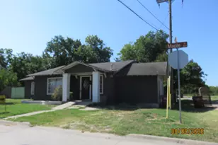 315 Maple St, Farmersville, TX 75442 - Photo 2