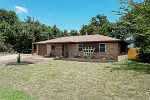 312 Birchwood St, Azle, TX 76020 - Photo 2