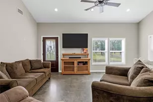 145 Private Rd 944, Fairfield, TX 75840 - Photo 8