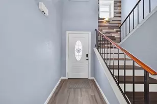 850 Frances Dr, Grand Prairie, TX 75052 - Photo 2