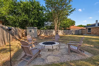 850 Frances Drive, Grand Prairie, TX 75052 - Photo 22