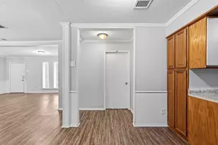 417 Lakeside Dr, Irving, TX 75062 - Photo 8