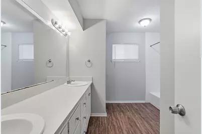 417 Lakeside Drive, Irving, TX 75062 - Photo 32
