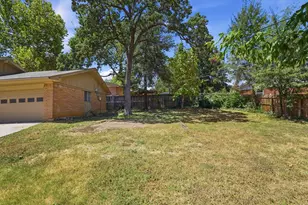 417 Lakeside Dr, Irving, TX 75062 - Photo 34