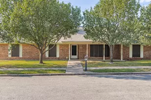1814 Sandra Dr, Sherman, TX 75092 - Photo 1