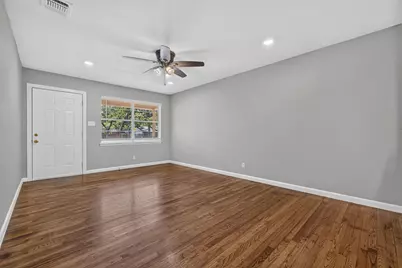 900 NW 11th Street, Mineral Wells, TX 76067 - Photo 8