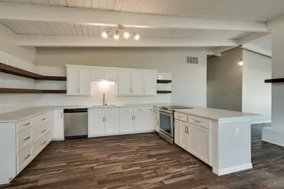 502 W Texas Avenue, Iowa Park, TX 76367 - Photo 12