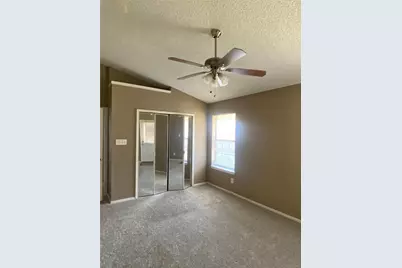4370 Ashley Lane, Grand Prairie, TX 75052 - Photo 14