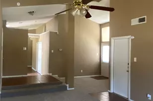 4370 Ashley Ln, Grand Prairie, TX 75052 - Photo 4