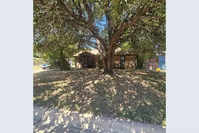 1313 E Robert Street, Fort Worth, TX 76104 - Photo 2