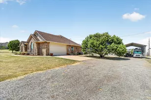 212 Dove Hill Ln, Weatherford, TX 76088 - Photo 2
