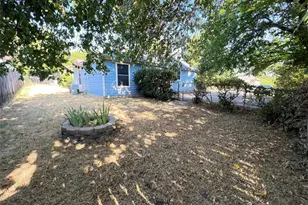 403 W Oak St, Decatur, TX 76234 - Photo 16