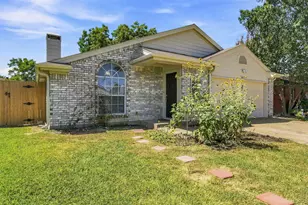 4612 Goldrock Dr, Fort Worth, TX 76137 - Photo 2