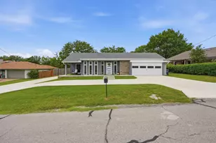 4902 E Boquillas Ct, Granbury, TX 76049 - Photo 2
