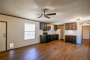 912 Pease River Dr, Granbury, TX 76048 - Photo 12