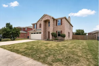 2427 Arroyo Springs Drive, Grand Prairie, TX 75052 - Photo 2
