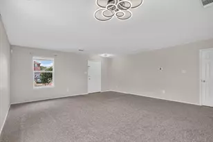 2427 Arroyo Springs Dr, Grand Prairie, TX 75052 - Photo 6