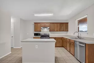 2427 Arroyo Springs Dr, Grand Prairie, TX 75052 - Photo 14