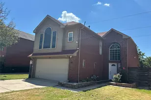2114 Montclair Ln, Lewisville, TX 75067 - Photo 2