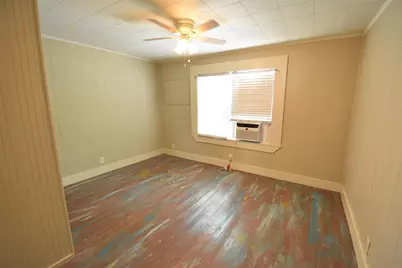 215 E 11th Street, Bonham, TX 75418 - Photo 20