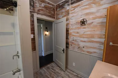 215 E 11th Street, Bonham, TX 75418 - Photo 12