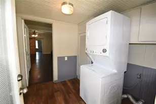 215 E 11th St, Bonham, TX 75418 - Photo 14