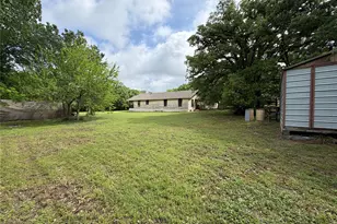 2512 Timber Rd, Burleson, TX 76028 - Photo 4