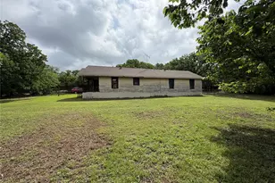 2512 Timber Rd, Burleson, TX 76028 - Photo 2