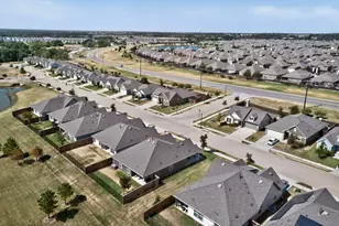 11129 Pond View Ct, Providence Village, TX 76227 - Photo 6