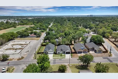 805 Tierney Road, Fort Worth, TX 76112 - Photo 36